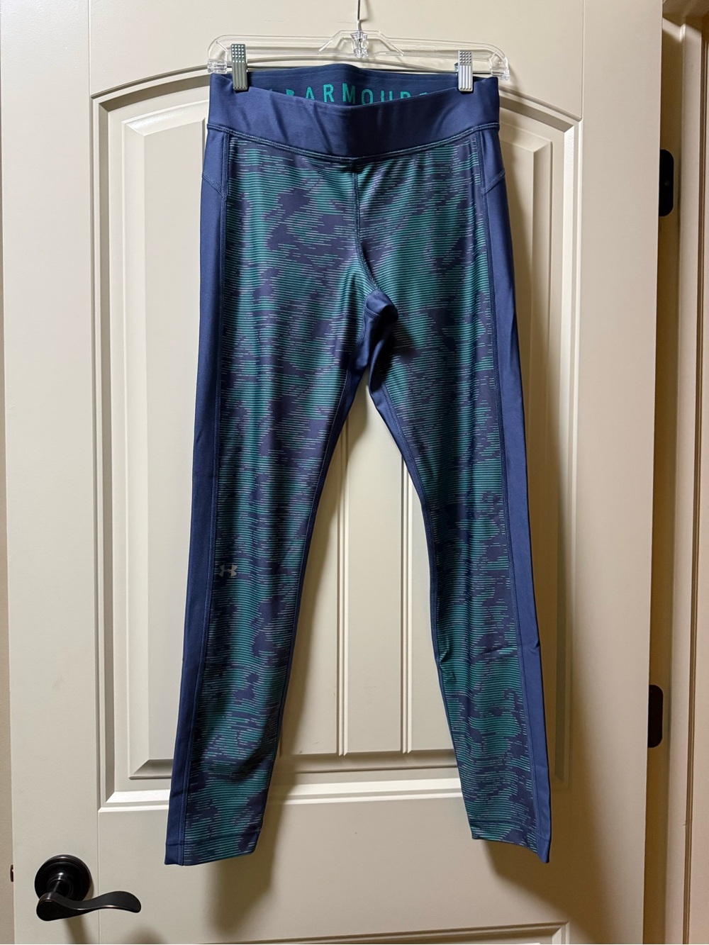 Under Armour Navy & Teal women’s Performance Leggings